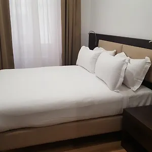 Finestra Su Monti 3*, Rzym Włochy